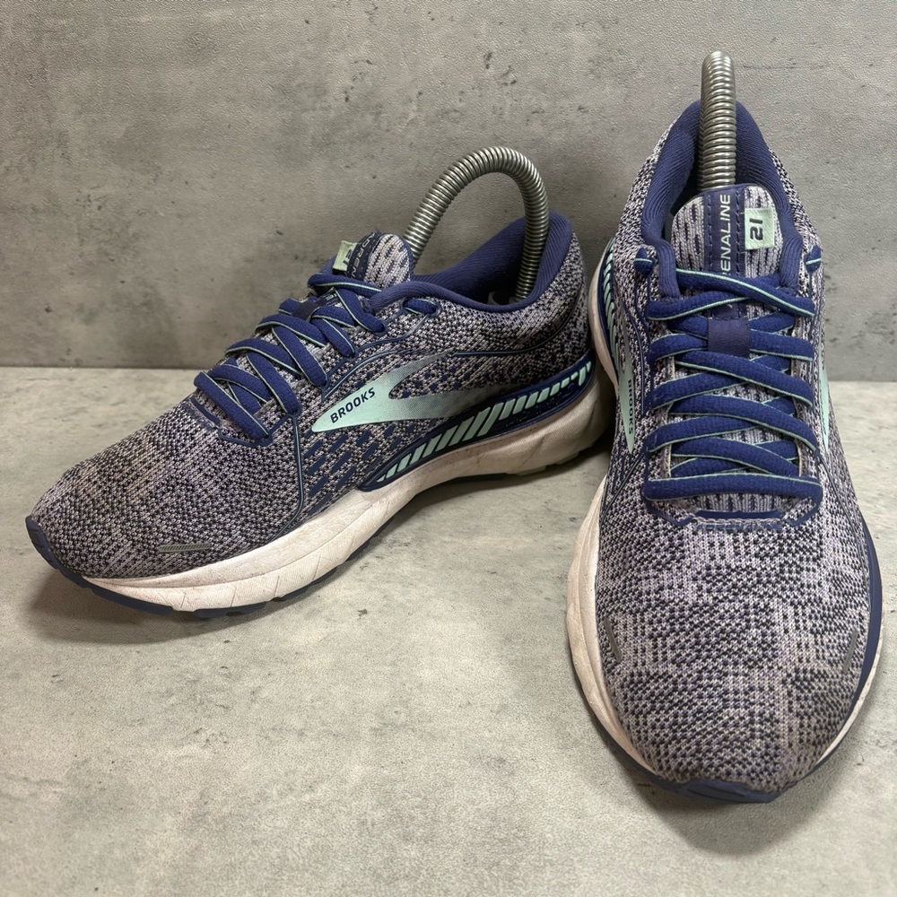 Brooks Adrenaline GTS 21 Womens Size 6 B Purple Running Shoes Sneakers